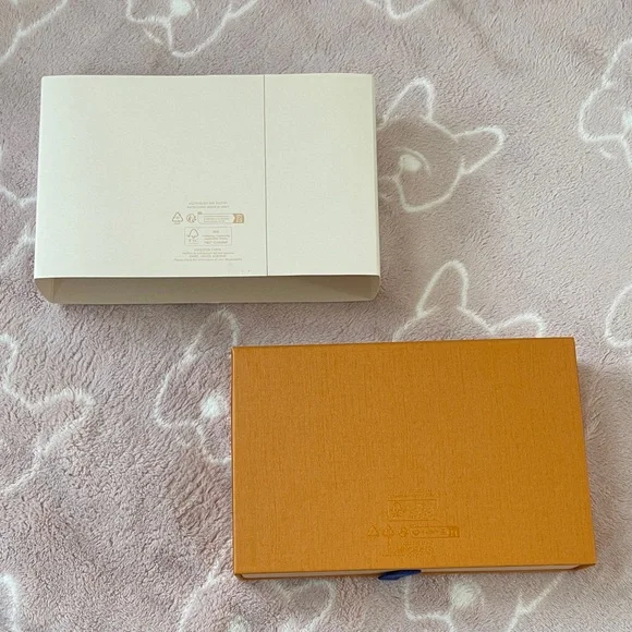 Louis Vuitton Orange and Cream Holiday Wallet Box with Dust Bag - Picture 2 of 6